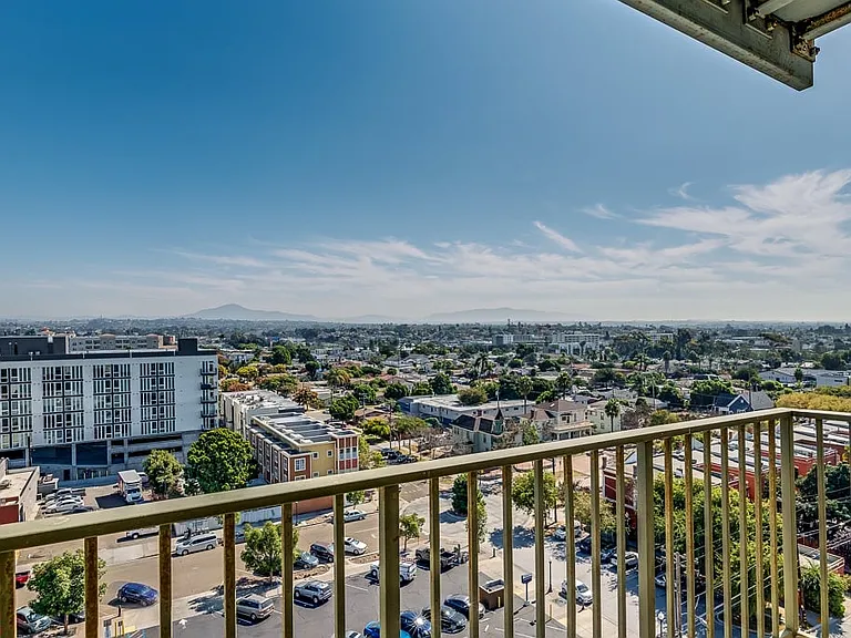 Bayview Tower Condominiums — Photo 14