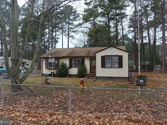 3rd image of 18249 Piedmont Dr