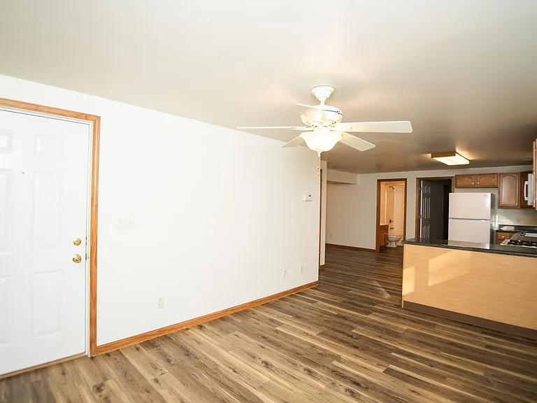 353 College Ave — Photo 3