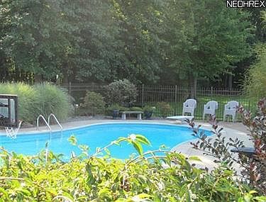 4th image of 2121 Oakwood St