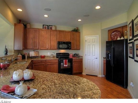 3rd image of 47 Northwood Cir