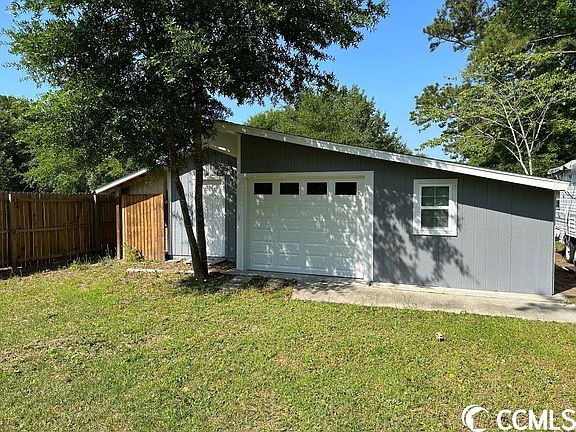 3rd image of 4026 Pine Dr.