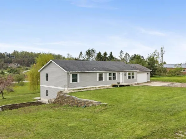 338 Boyer Rd, Petoskey, MI 49770