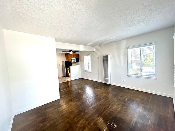 3rd image of 3145 Macaulay St #0