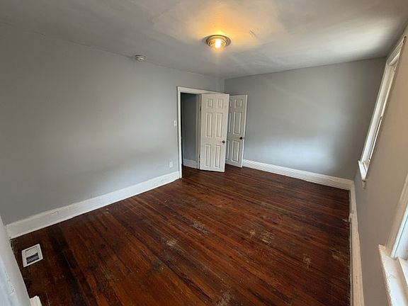 5th image of 4686 Hawthorne St