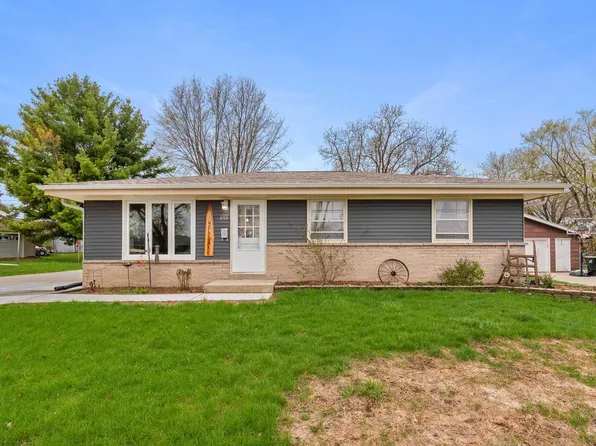 655 Wheelock AVENUE, Hartford, WI 53027