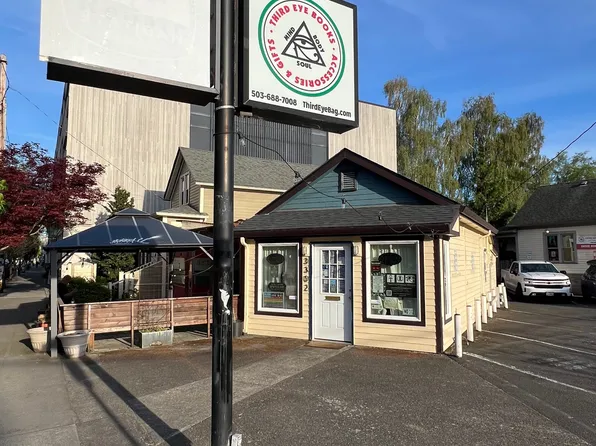 3302 SE Division St, Portland, OR 97202