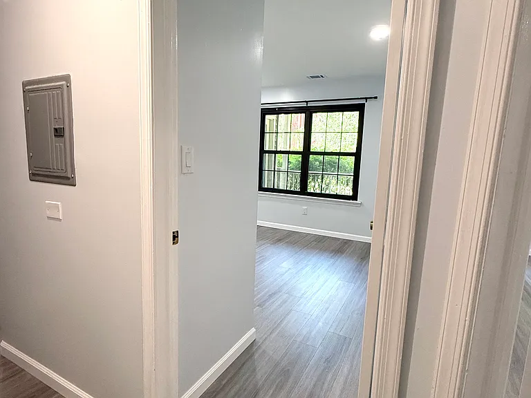 180 Blew Ct — Photo 2