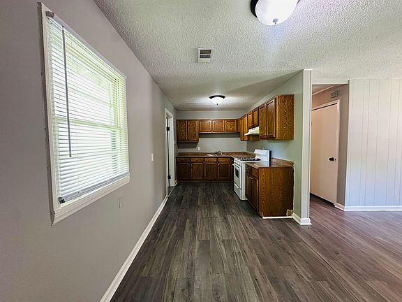 3rd image of 3548 Kruger Rd
