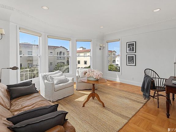 2nd image of 3824 Scott St APT 6