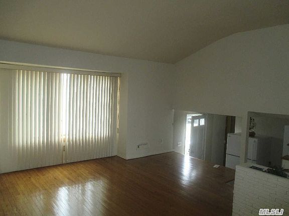 4th image of 282 W 19th St