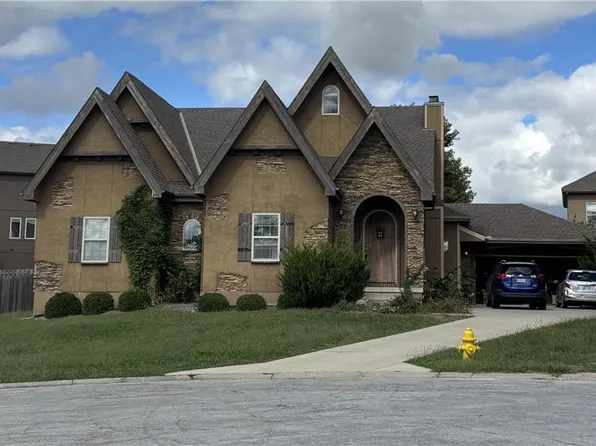 1302 Aberdeen Cir, Raymore, MO 64083