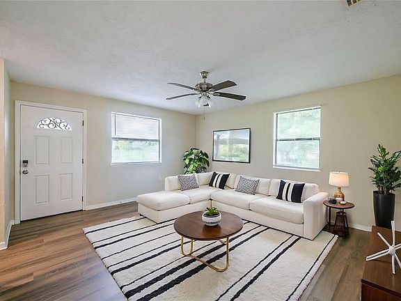 4th image of 523 CARVER BOULEVARD