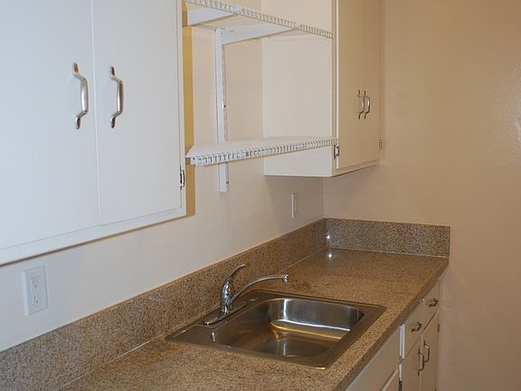 3rd image of 135-153 S Hemlock St #137