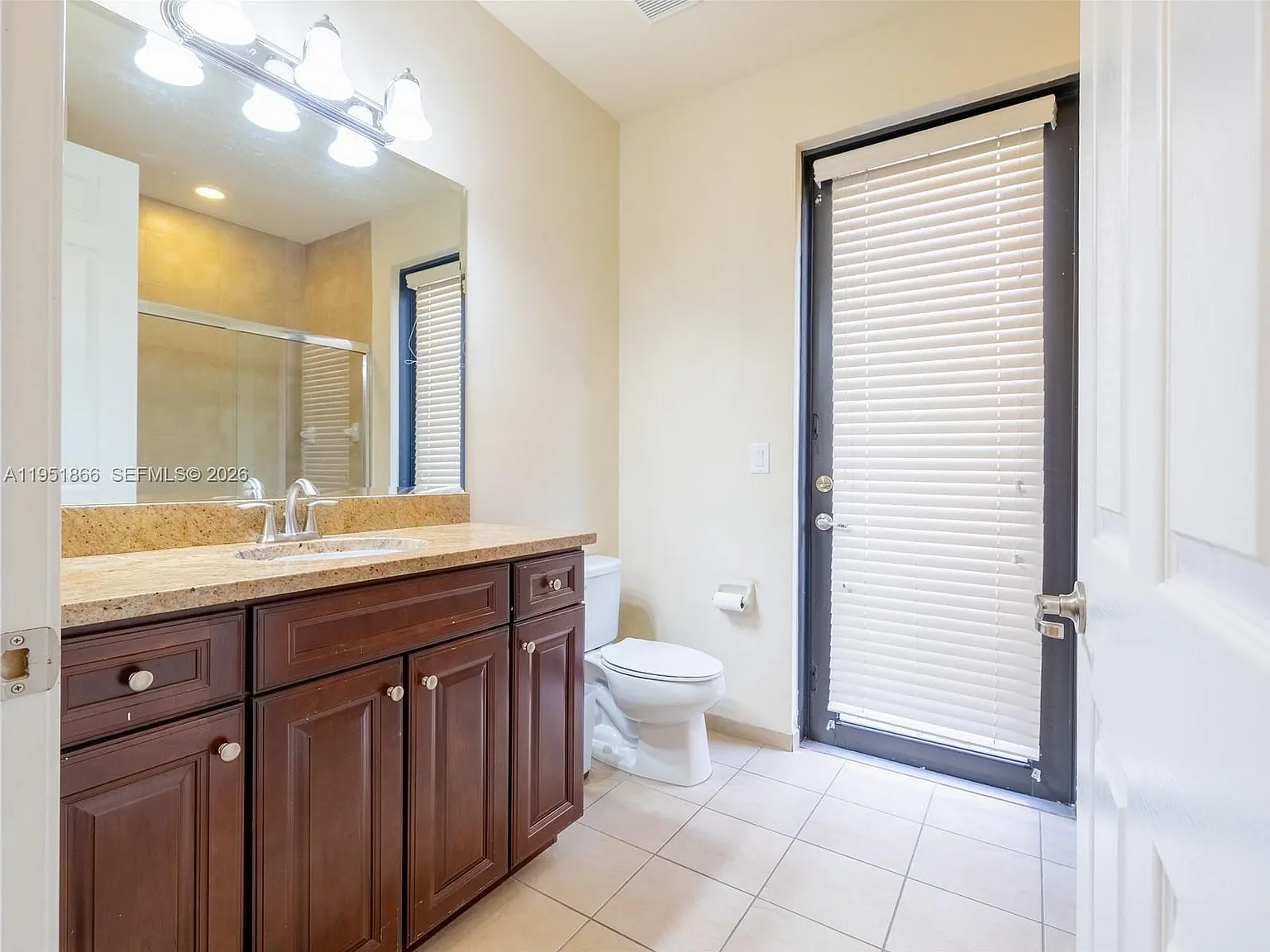 4 bed, 5.0 bath, 3495 sqft, $7,500 — Photo 3