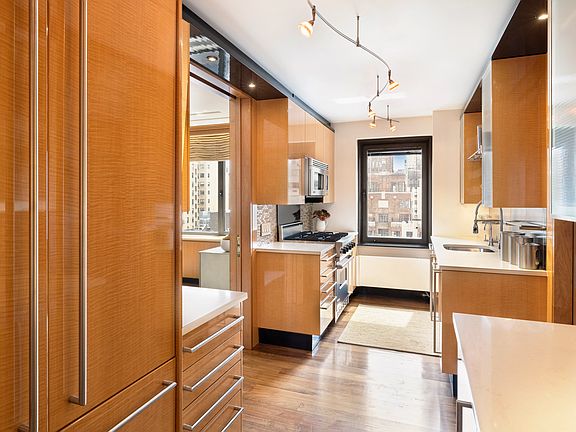 4th image of 50 E 79th St APT 12E