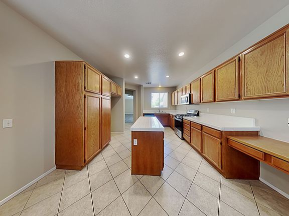 3rd image of 3967 Coral Haven Ct