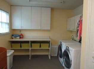 6900 Laura Ct, Evansville, IN 47710