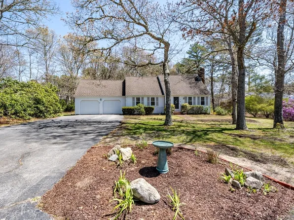 12 Fairway Dr, South Dennis, MA 02660