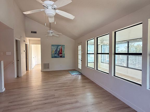 5th image of 501 Two Pines Ln