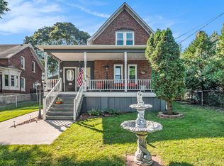 305 5th St, Manistee, MI 49660