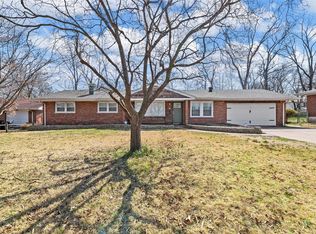 862 Cernicek Ln, Saint Louis, MO