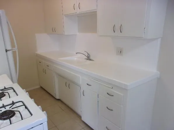 13819 Sherman Way, Van Nuys, CA