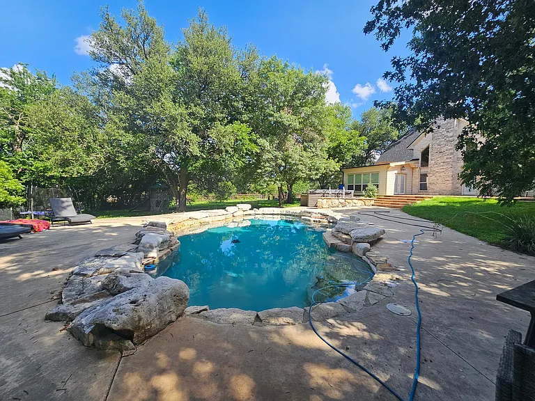 1060L Great Oaks — Photo 2