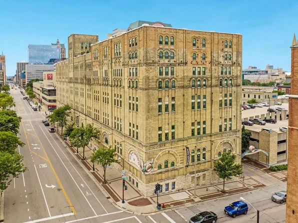 270 East Highland AVENUE #1041, Milwaukee, WI 53202