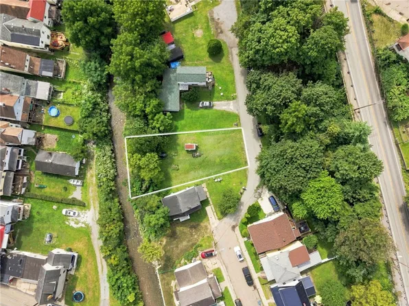 223 Lexington Ct, Carnegie, PA 15106
