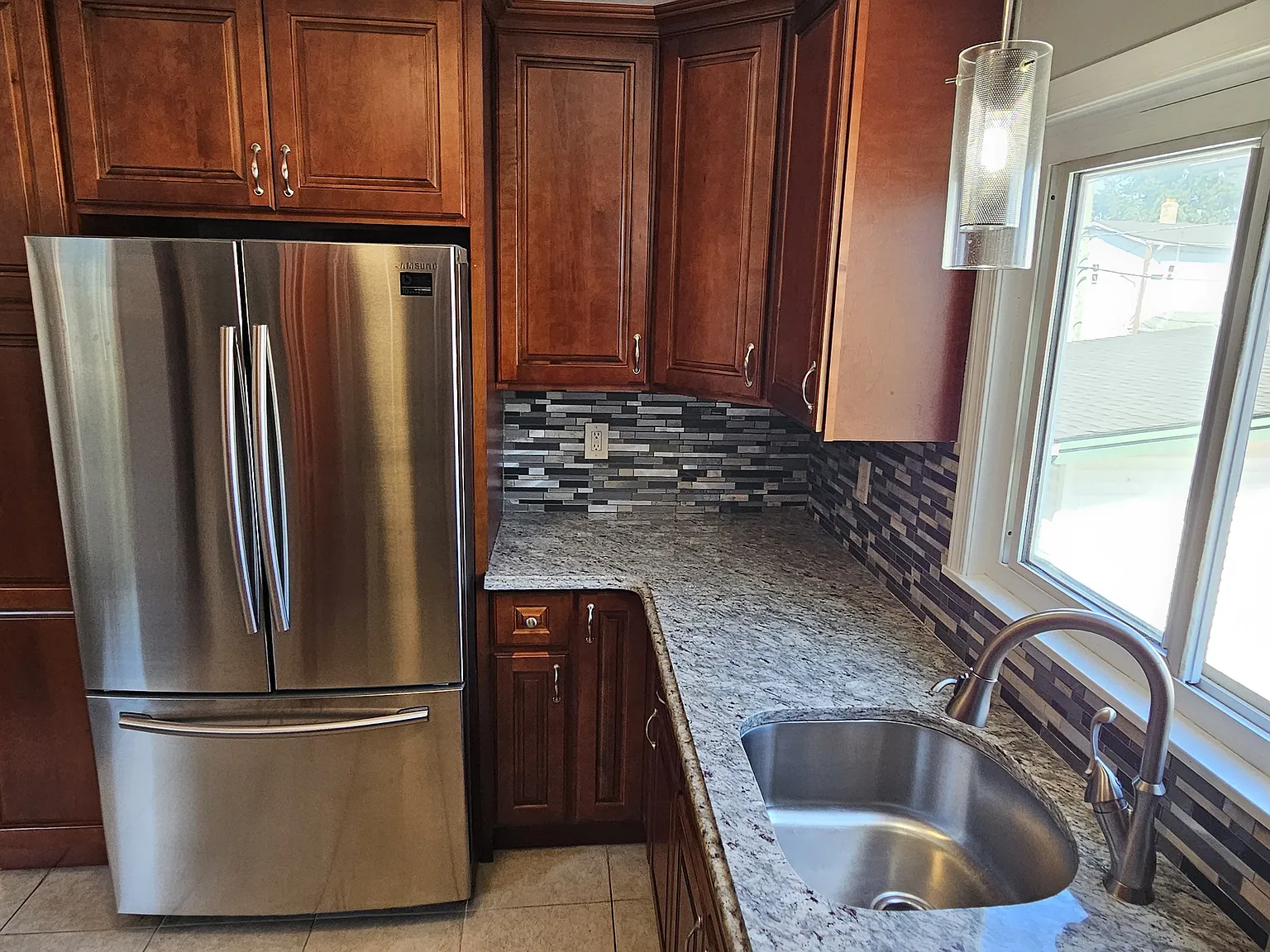3 bed, $2,850 — Photo 2