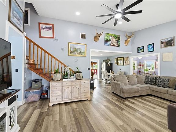 3rd image of 5683 Botkin Rd