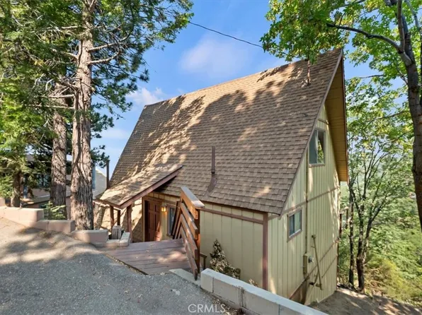 30909 Live Oak Dr, Running Springs, CA 92382