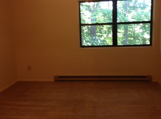 13 Colatosti Pl APT 12, Albany, NY 12208