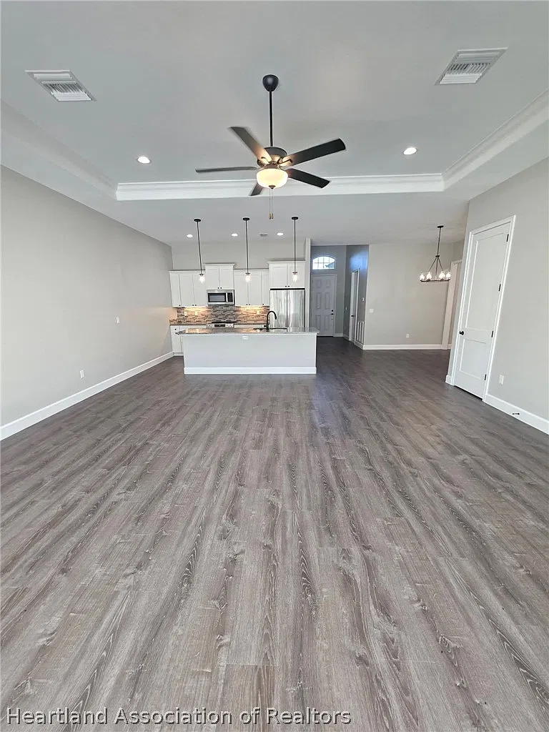 2 bed, 2.0 bath, 1569 sqft, $1,900 — Photo 2