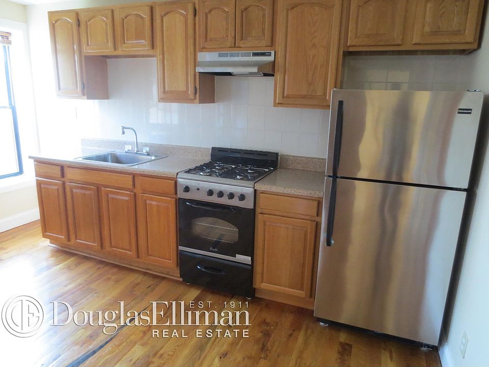 1st image of 177 Sackett St APT 4