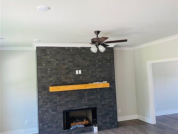4th image of 804 Eastborough Ct