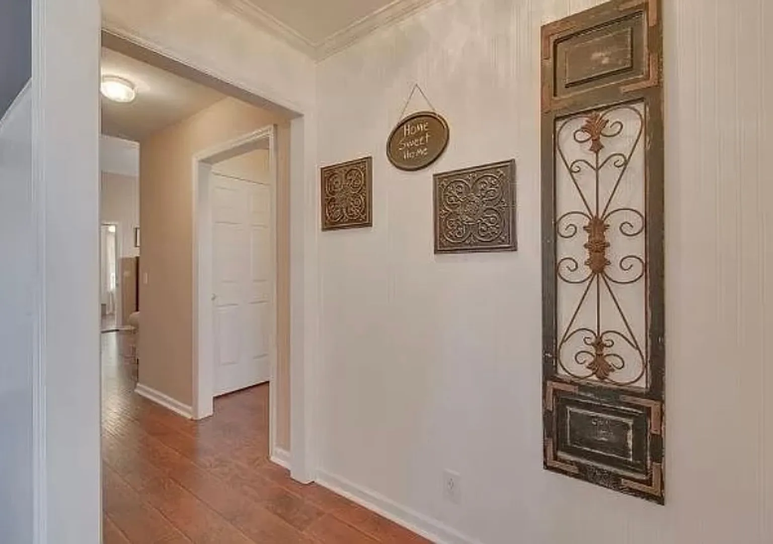 2 bed 2 bath home — Photo 2
