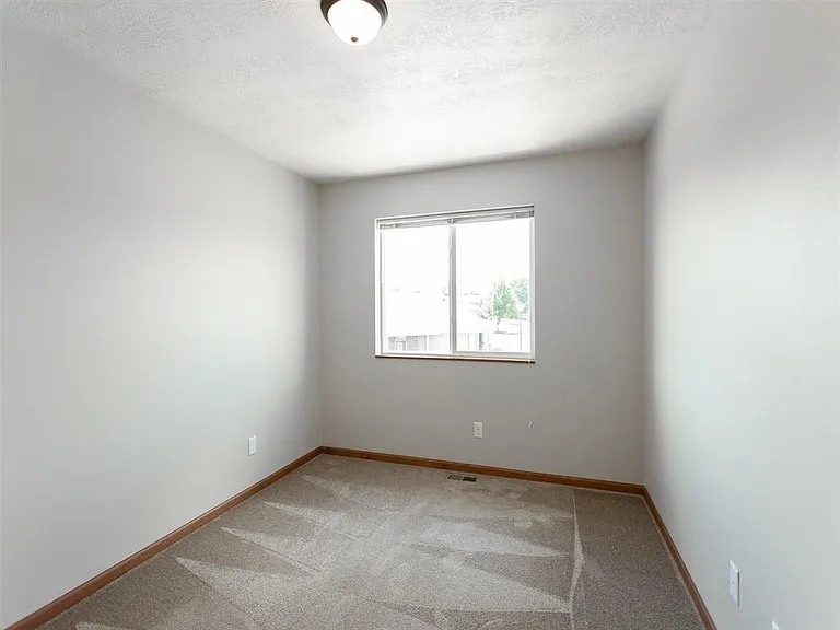 302 S Spring Pl — Photo 22