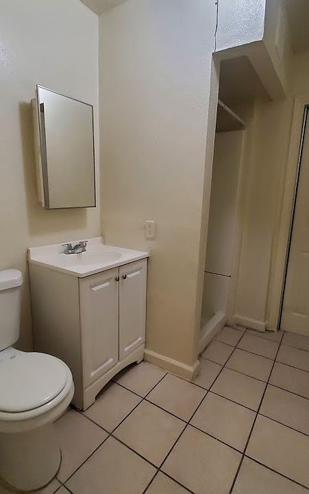 1st image of 611 N Van Ness Ave #1C