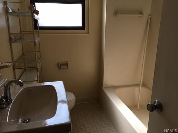 3rd image of 166 Pearsall Dr APT 1H