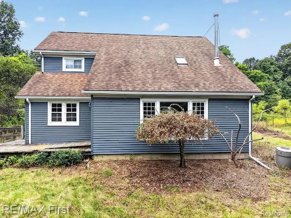 56375 Bates Rd, Chesterfield, MI 48051