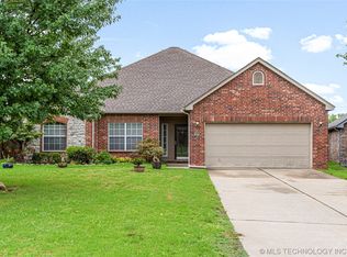4976 S 195th East Pl, Broken Arrow, OK 74014