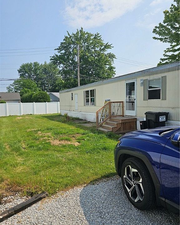 1st image of 133 Marilyn Dr
