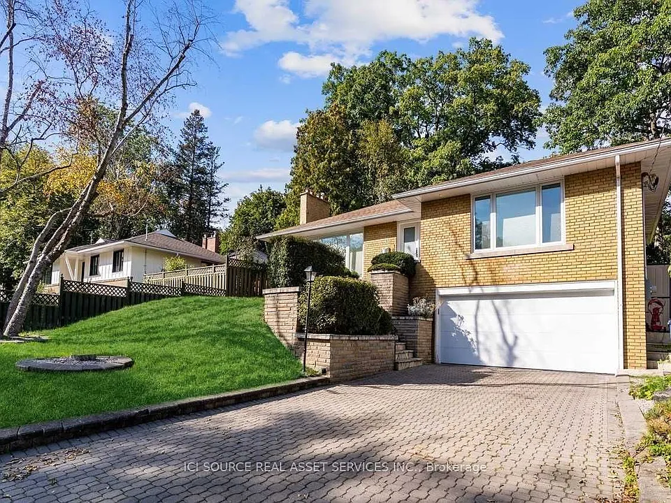 19 Ivy Lea Cres