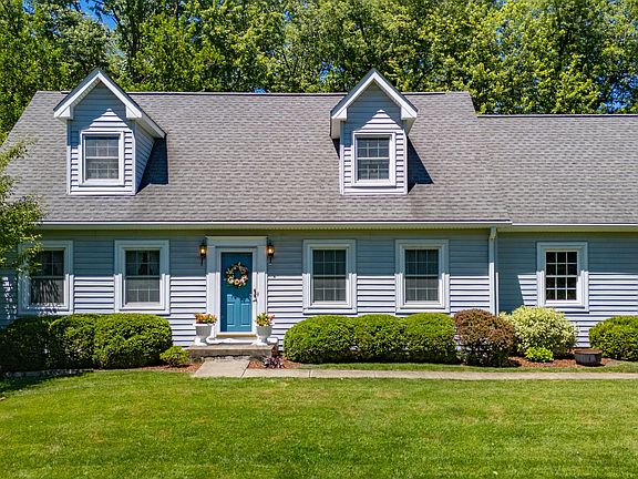 3rd image of 16289 Cumberland Rd