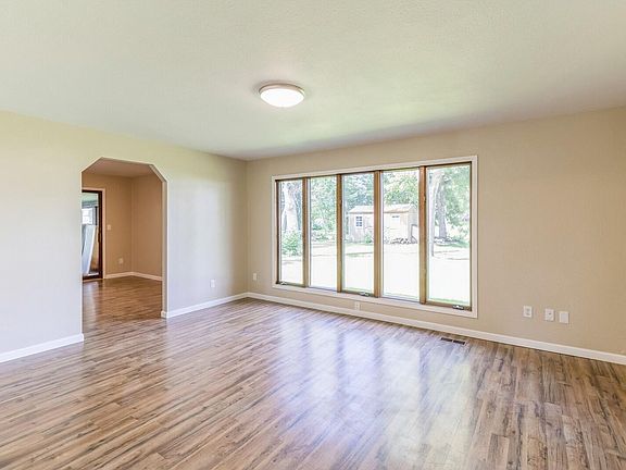 4th image of 108 W Harrison Ave
