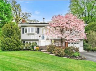 12 Chandler Dr, Chester, NY 10918