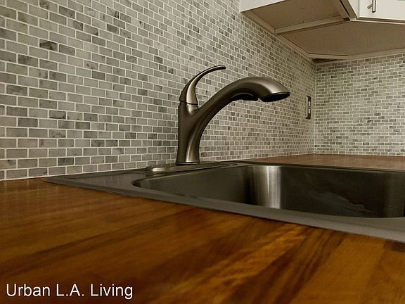 3rd image of 527 S Hobart Blvd #9845445