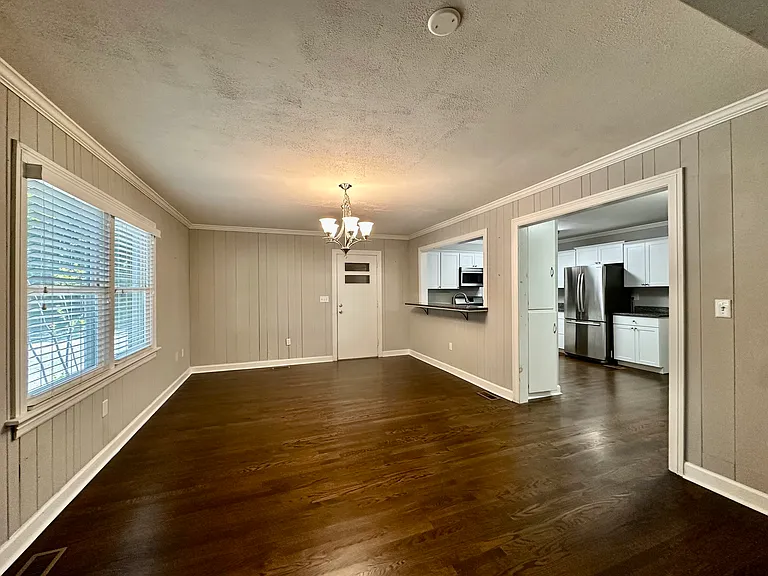 710 Neil St — Photo 7